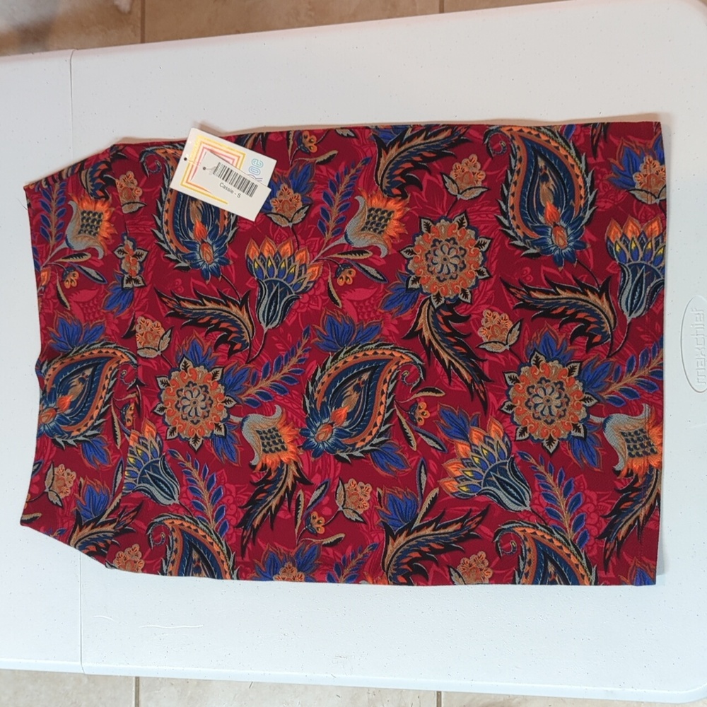 LuLaRoe Cassie Skirt, size Small NWT